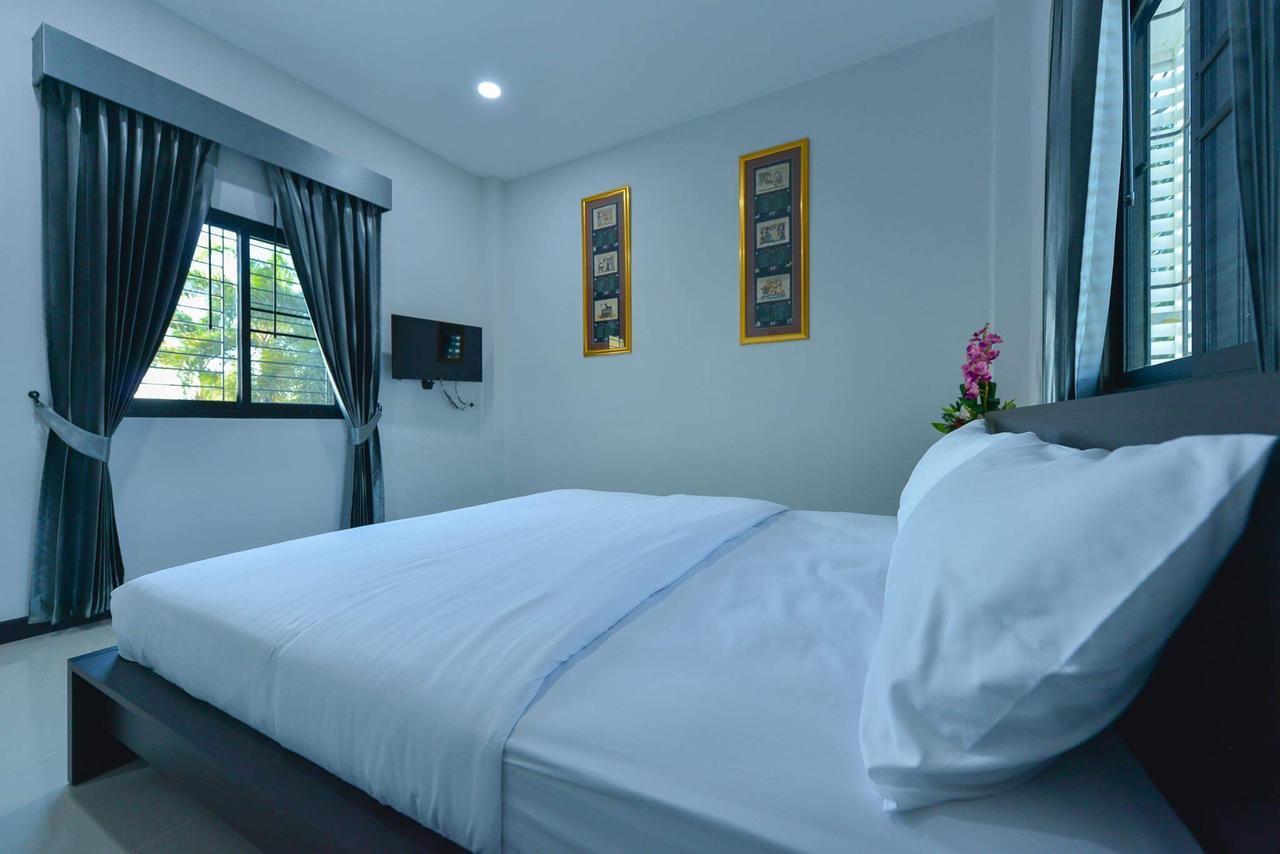 Jarat Mansion Hotel Surin Exterior photo