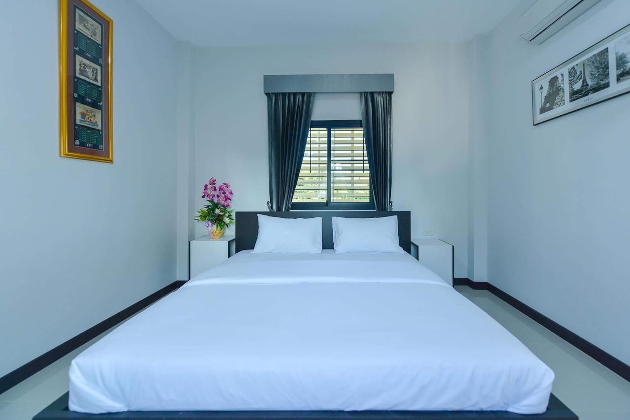 Jarat Mansion Hotel Surin Exterior photo